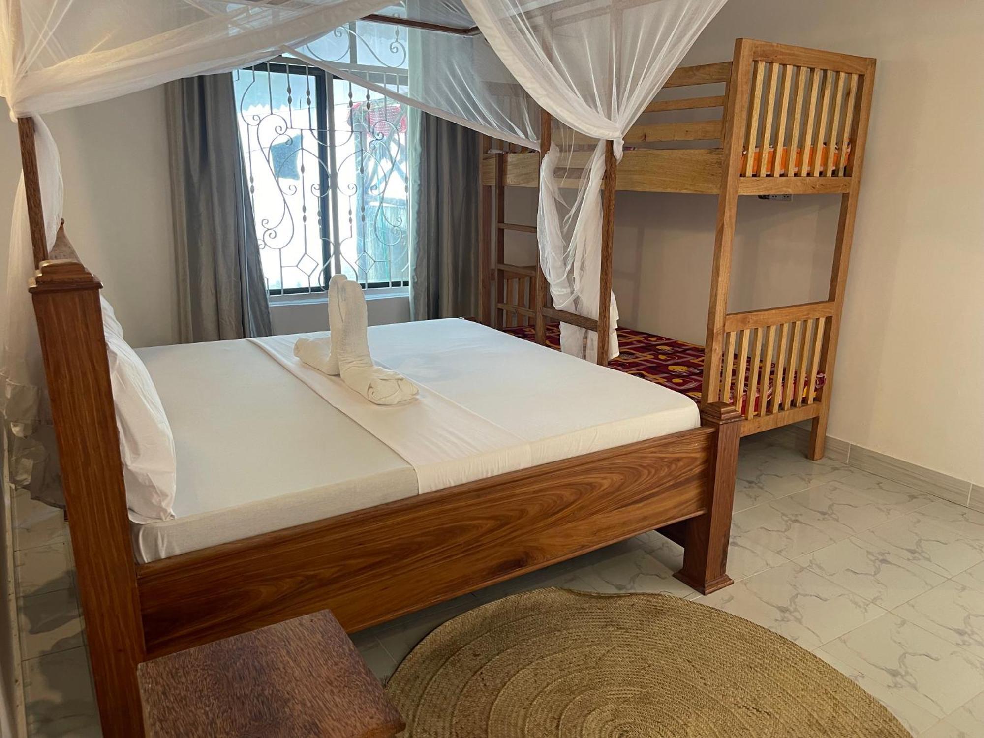 Zanzibar Escape 1&2 *