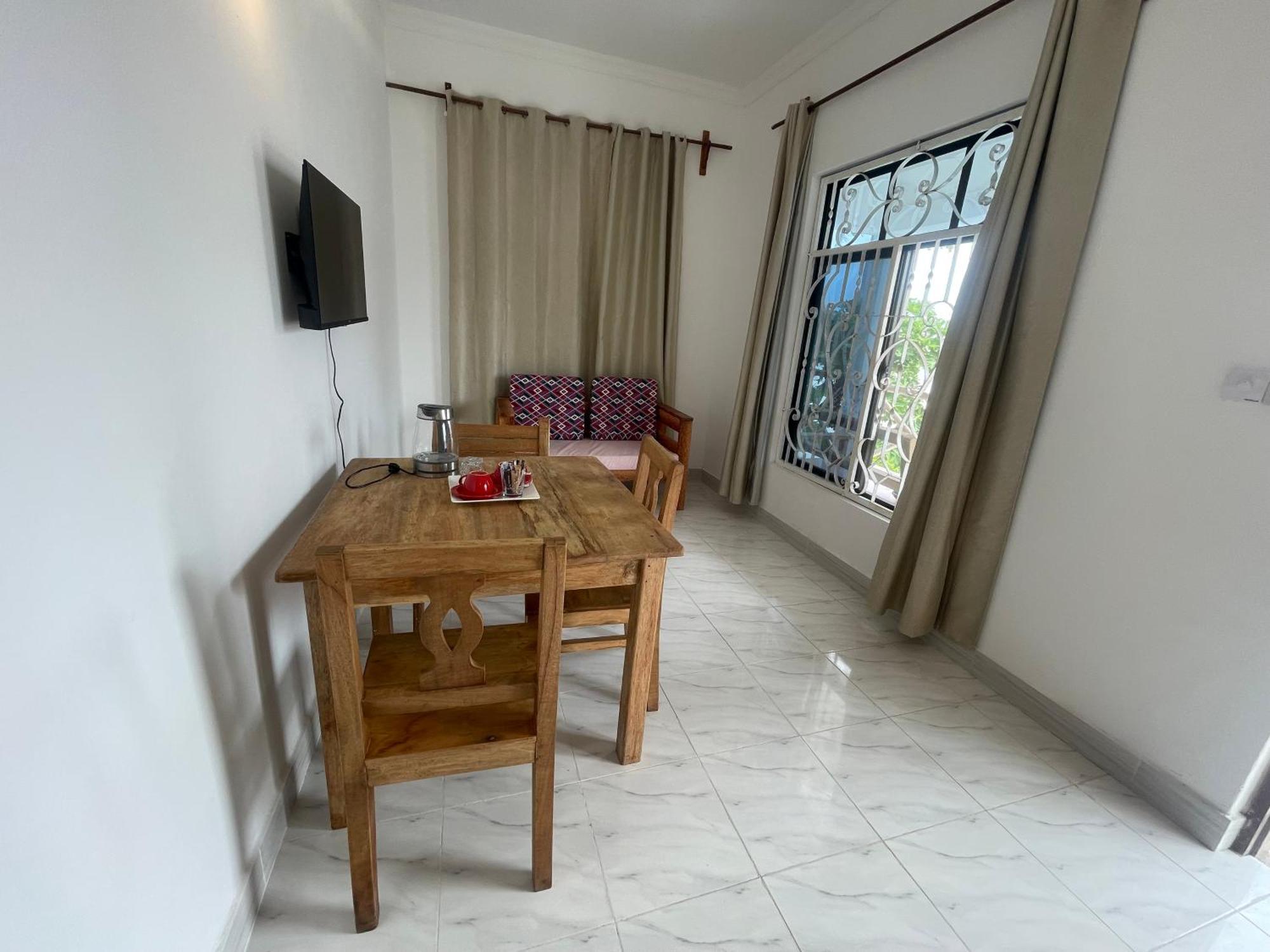 Zanzibar Escape 1&2 * Bwejuu