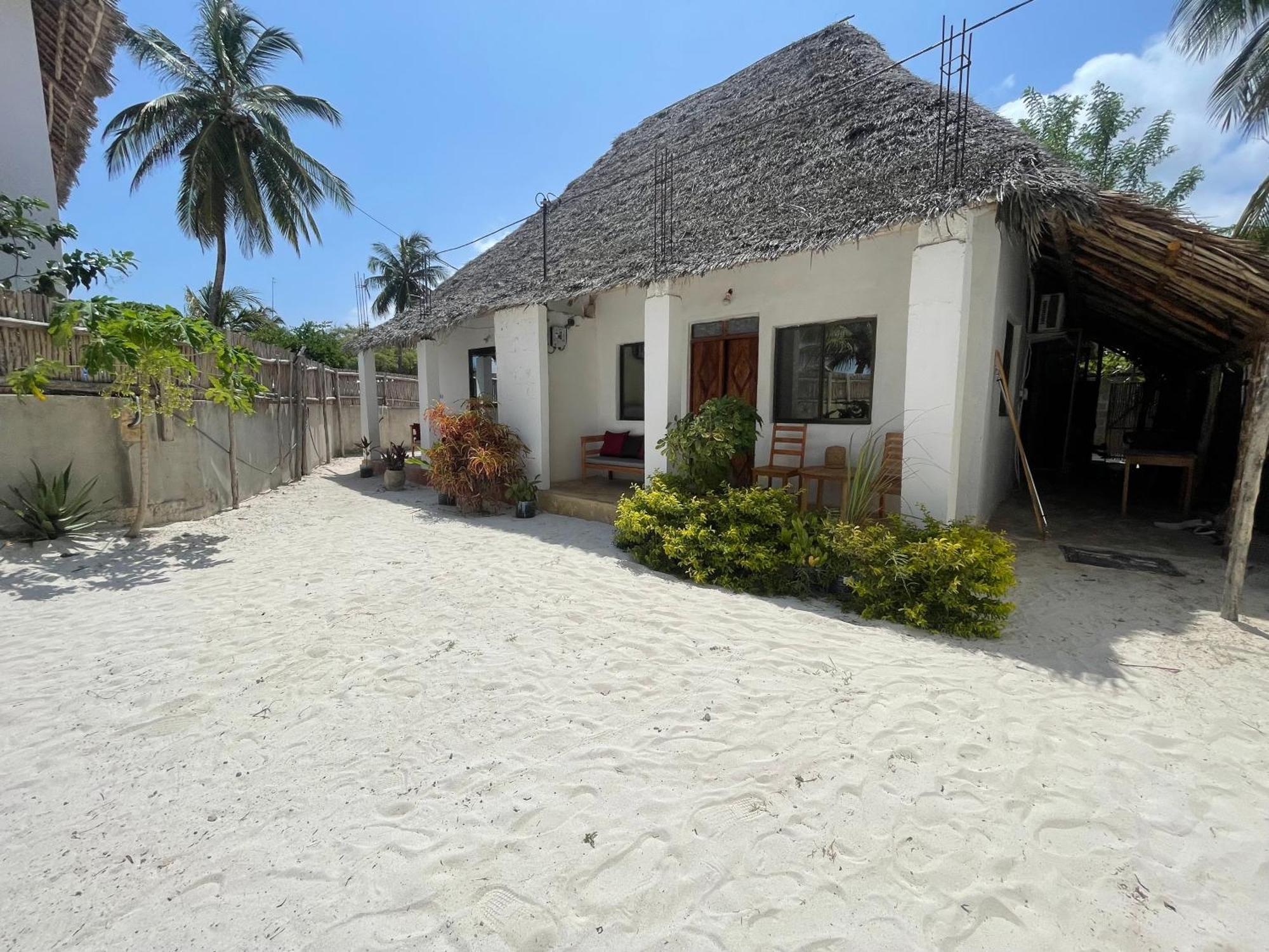 Zanzibar Escape 1&2 *